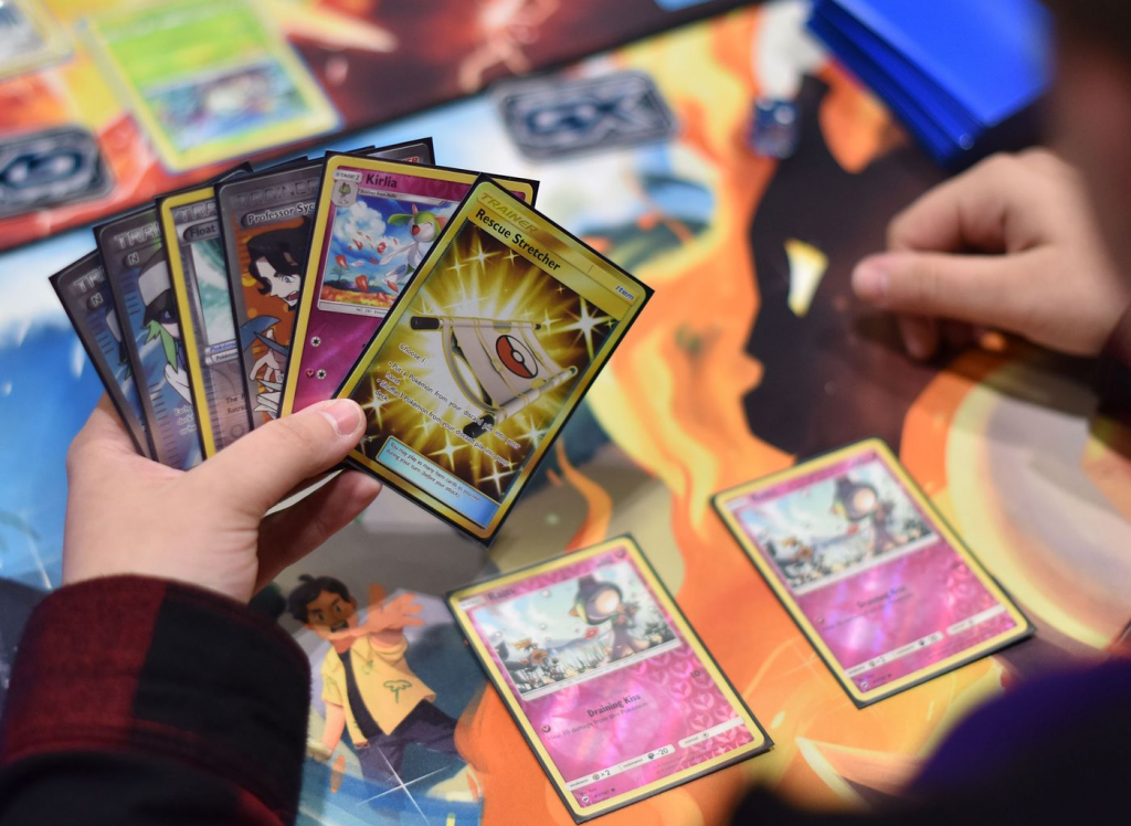 Cette vente incroyable d&rsquo;une carte Charizard à 183 000€ : qui est l&rsquo;acheteur mystérieux ? 🔥💰