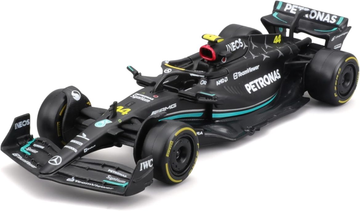 Cette miniature de Lewis Hamilton va transformer votre collection en chef-d&rsquo;œuvre 🚗✨