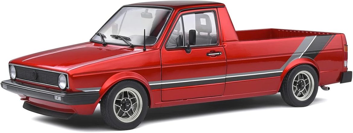 Cette mini voiture rouge pourrait bien cacher un trésor insoupçonné 🚗💎